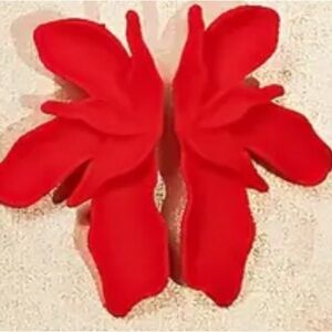 (1) Vibrant Floral Post Earrings